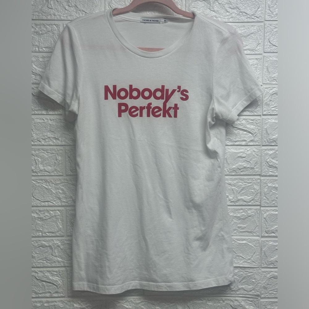 The bee and the fox nobody's perfext tee size xl